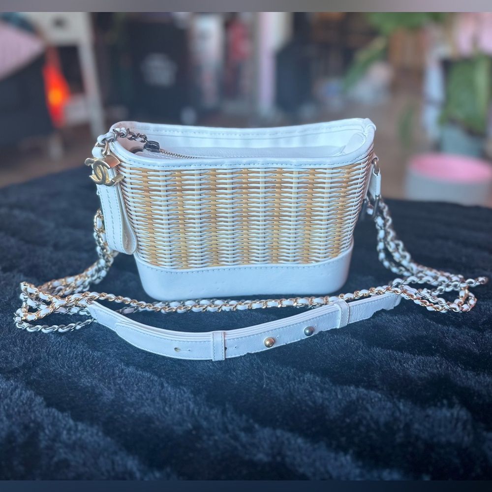 Channel small Rattan Gabrielle Hobo 2020 collection - Picture 13 of 15